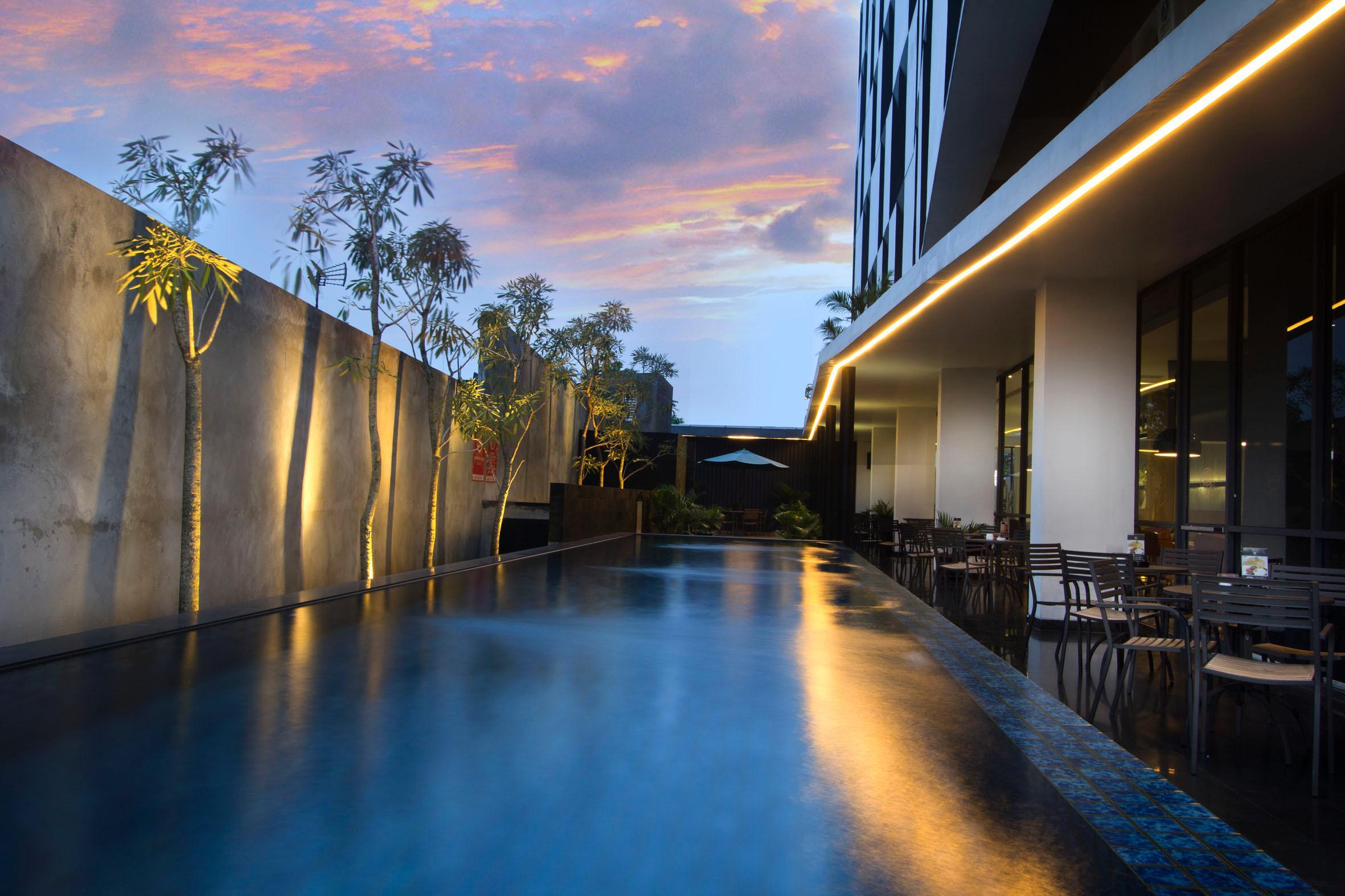 Neo Hotel Tendean Jakarta By Aston Exterior foto