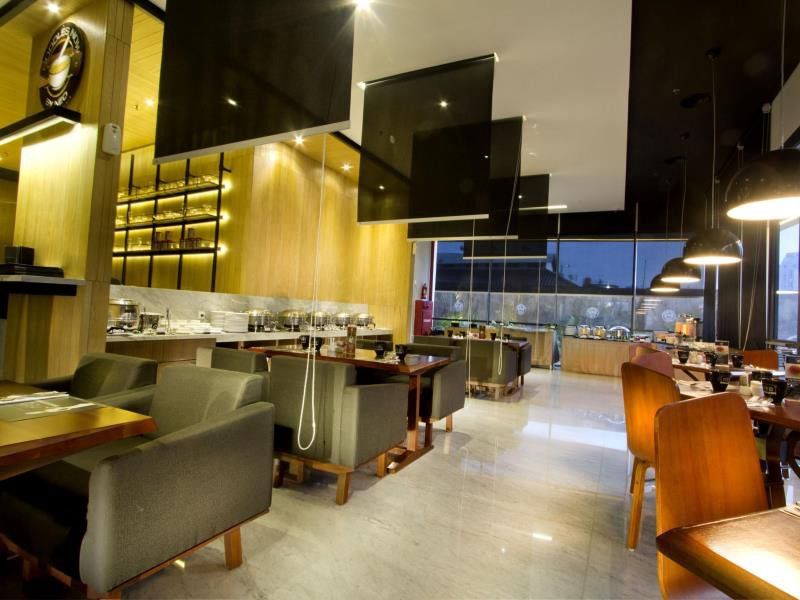 Neo Hotel Tendean Jakarta By Aston Exterior foto