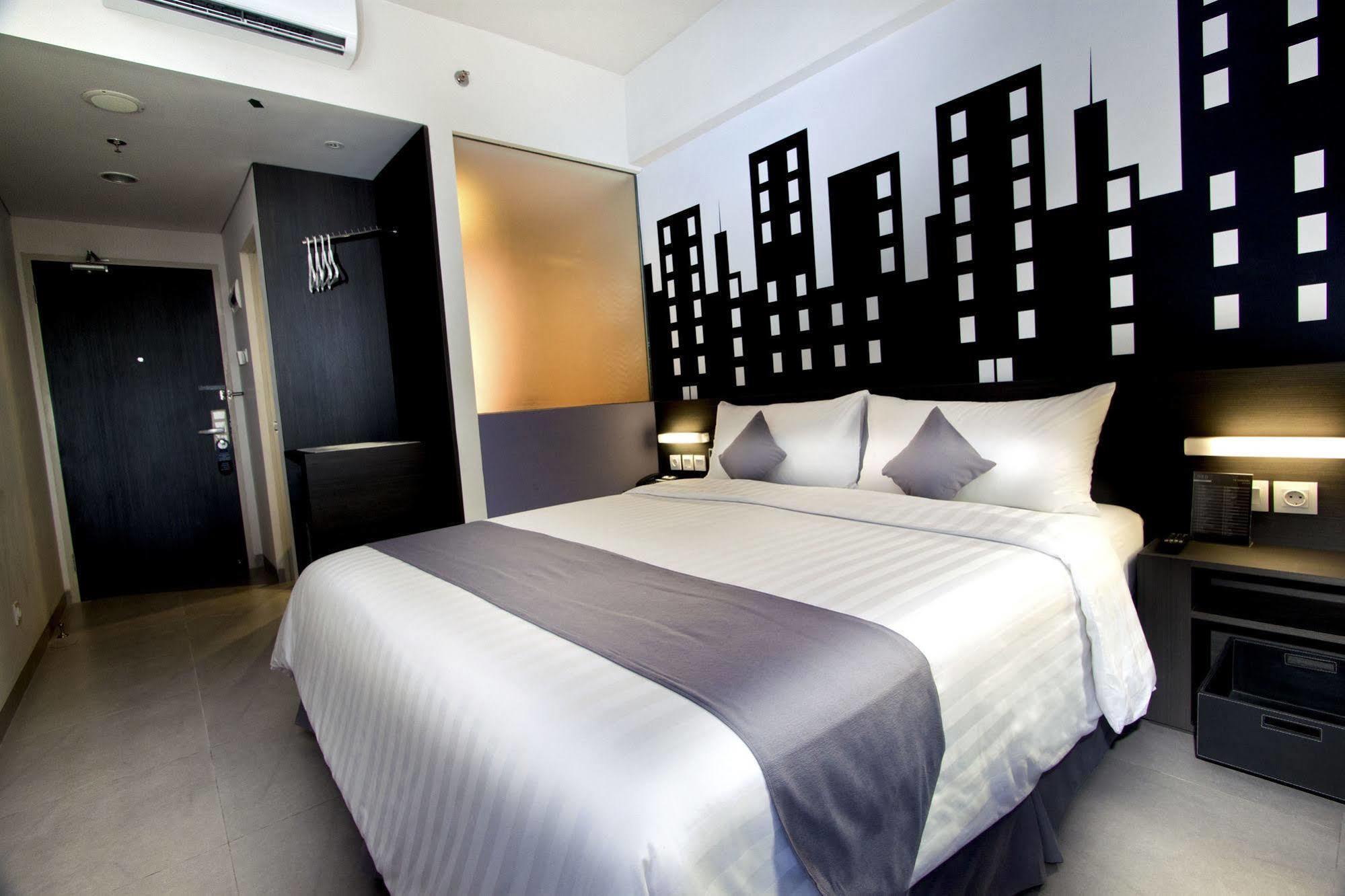 Neo Hotel Tendean Jakarta By Aston Exterior foto