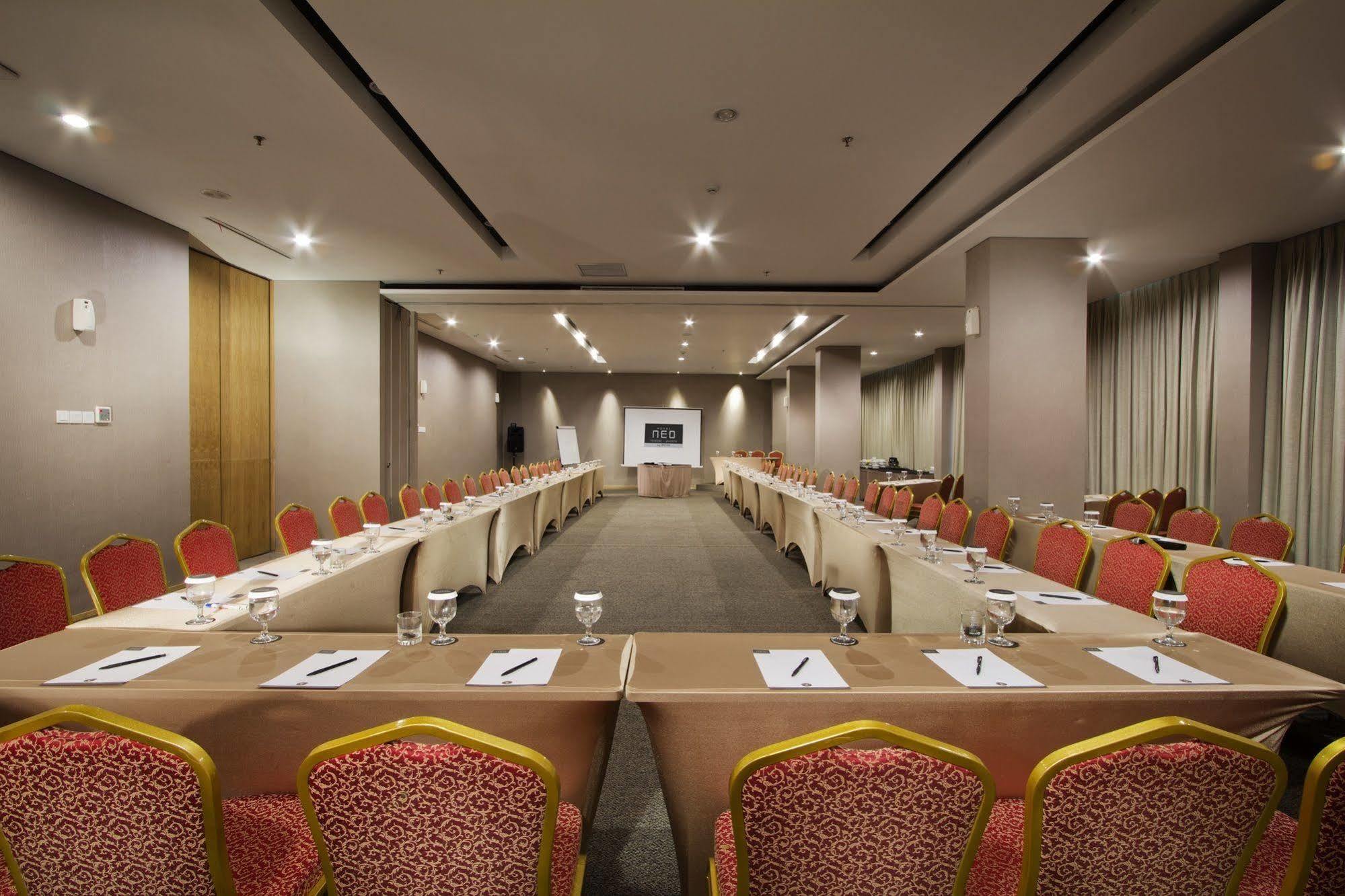 Neo Hotel Tendean Jakarta By Aston Exterior foto
