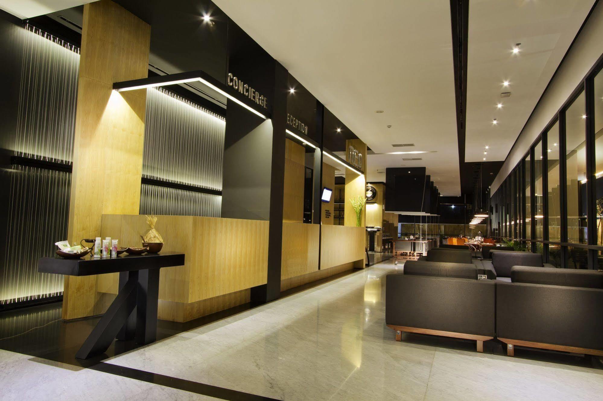 Neo Hotel Tendean Jakarta By Aston Exterior foto