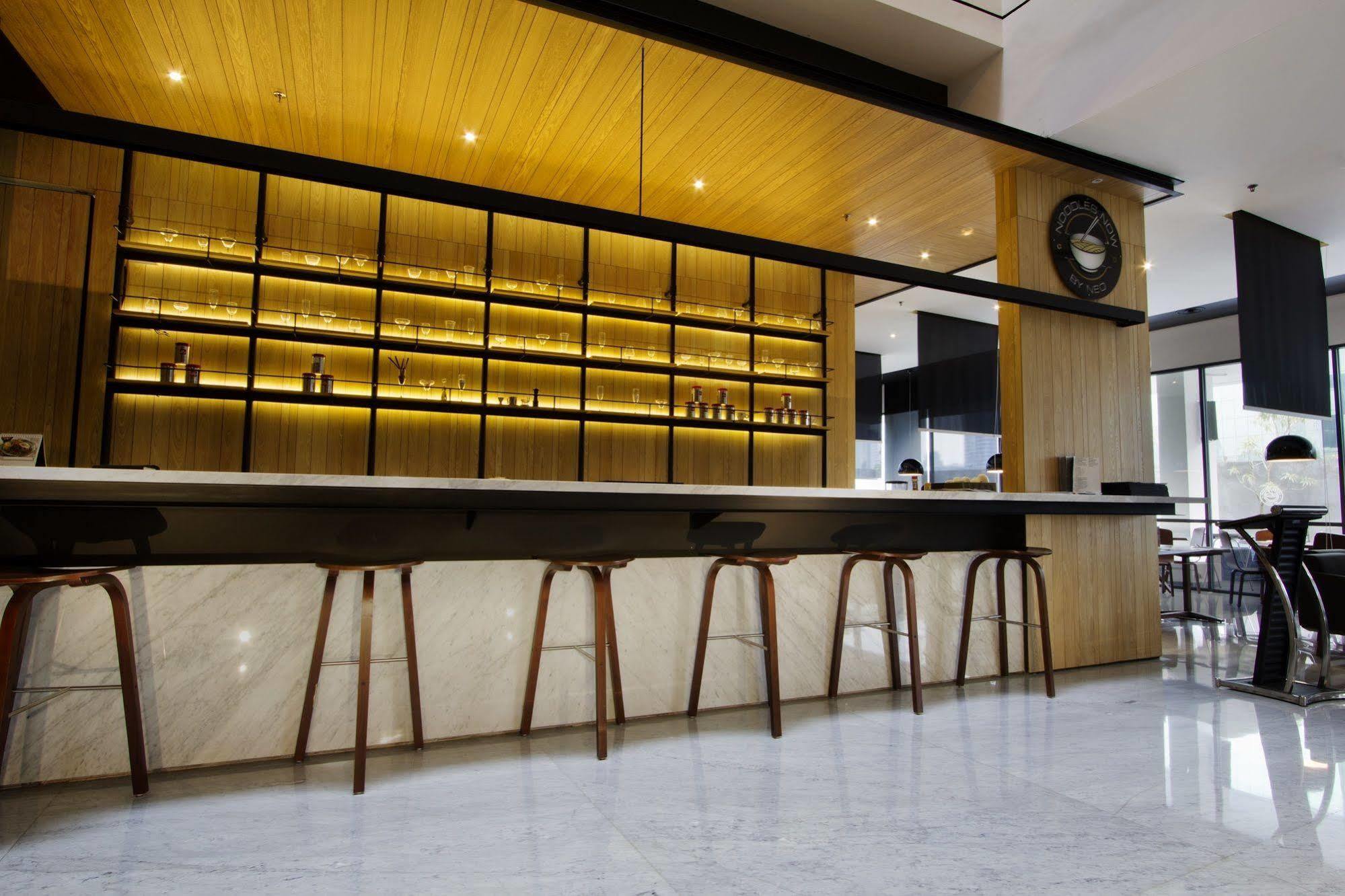 Neo Hotel Tendean Jakarta By Aston Exterior foto