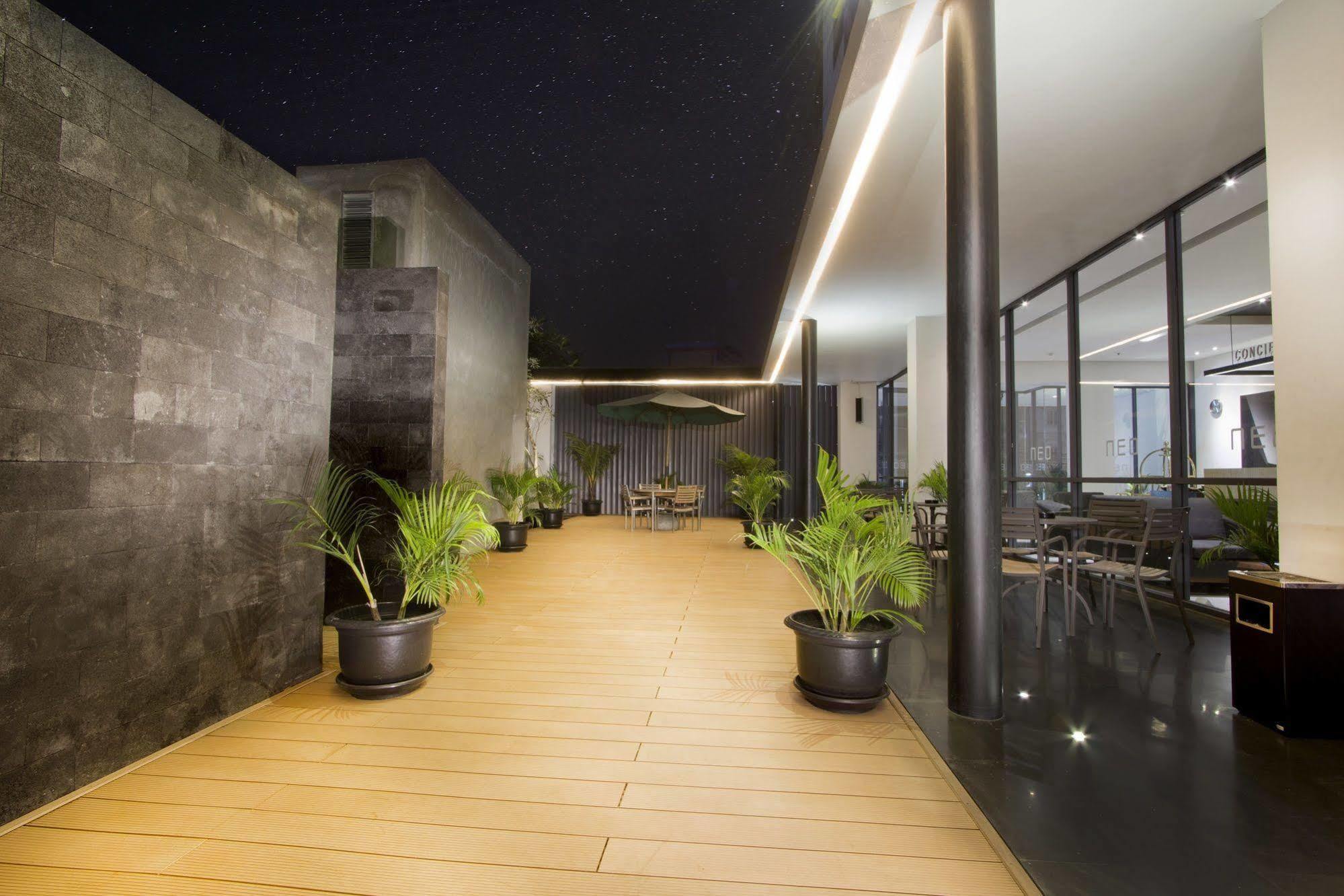 Neo Hotel Tendean Jakarta By Aston Exterior foto